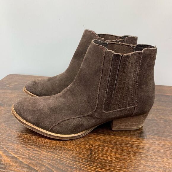 Charles By Charles David Women's Suede Leather Yale Ankle Bootie Brown Size 8.5 - Picture 4 of 9